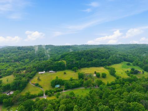 615 Rogues Fork Road Bethpage TN 37022