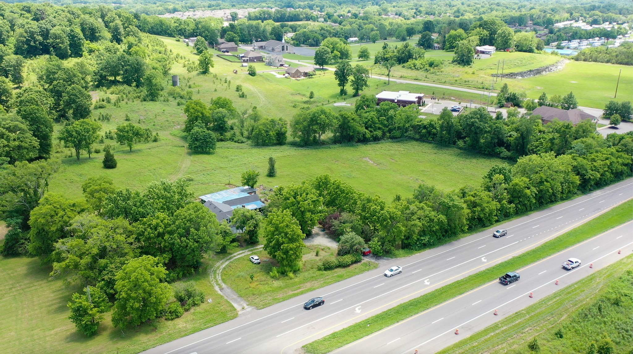 1668 Nashville Highway Columbia TN 38401