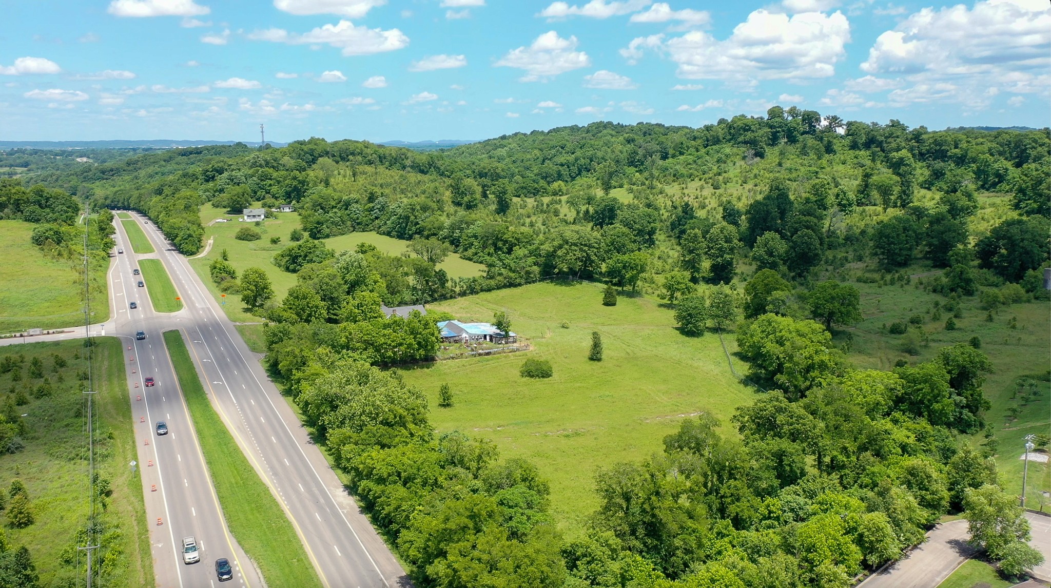 1668 Nashville Highway Columbia TN 38401