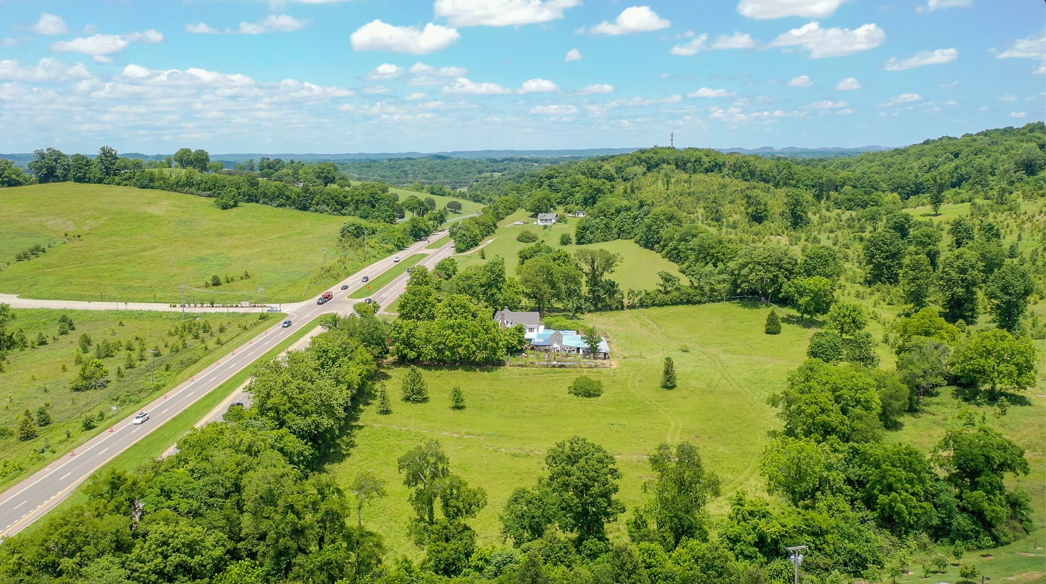 1668 Nashville Highway Columbia TN 38401