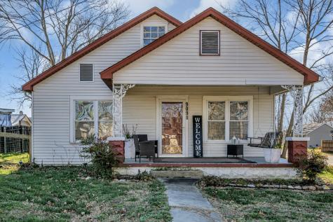 909 West 1st Street Dickson TN 37055