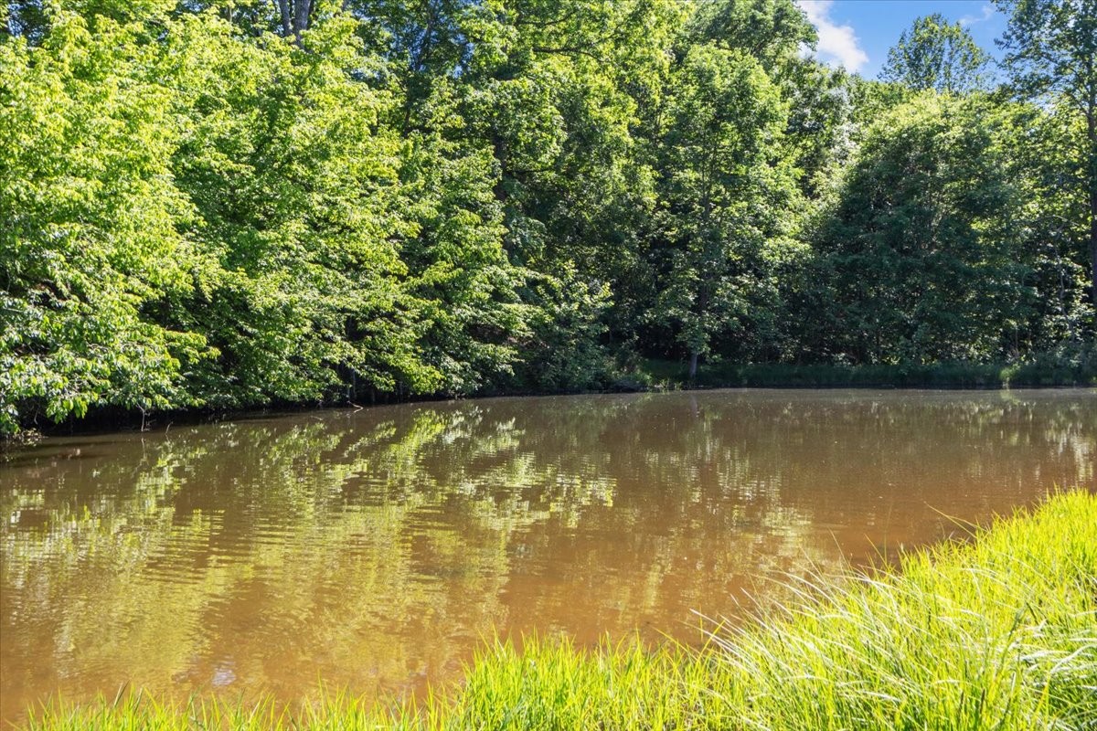 2440 Maple Grove Road Dickson TN 37055