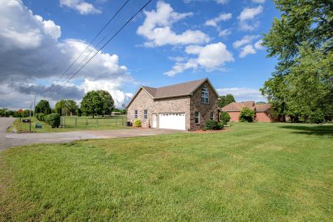 443 Clearview Road Cottontown TN 37048