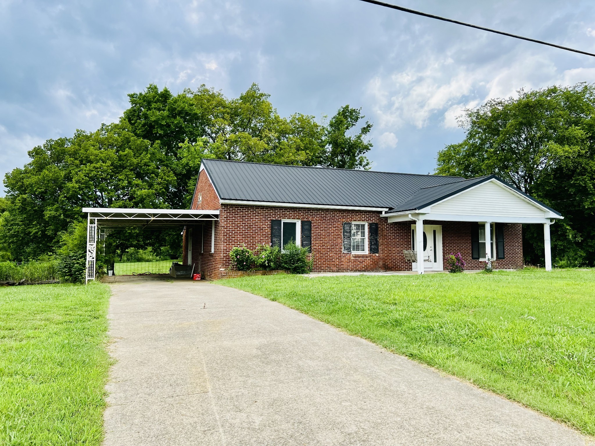 1556 Sparta Pike Lebanon TN 37090