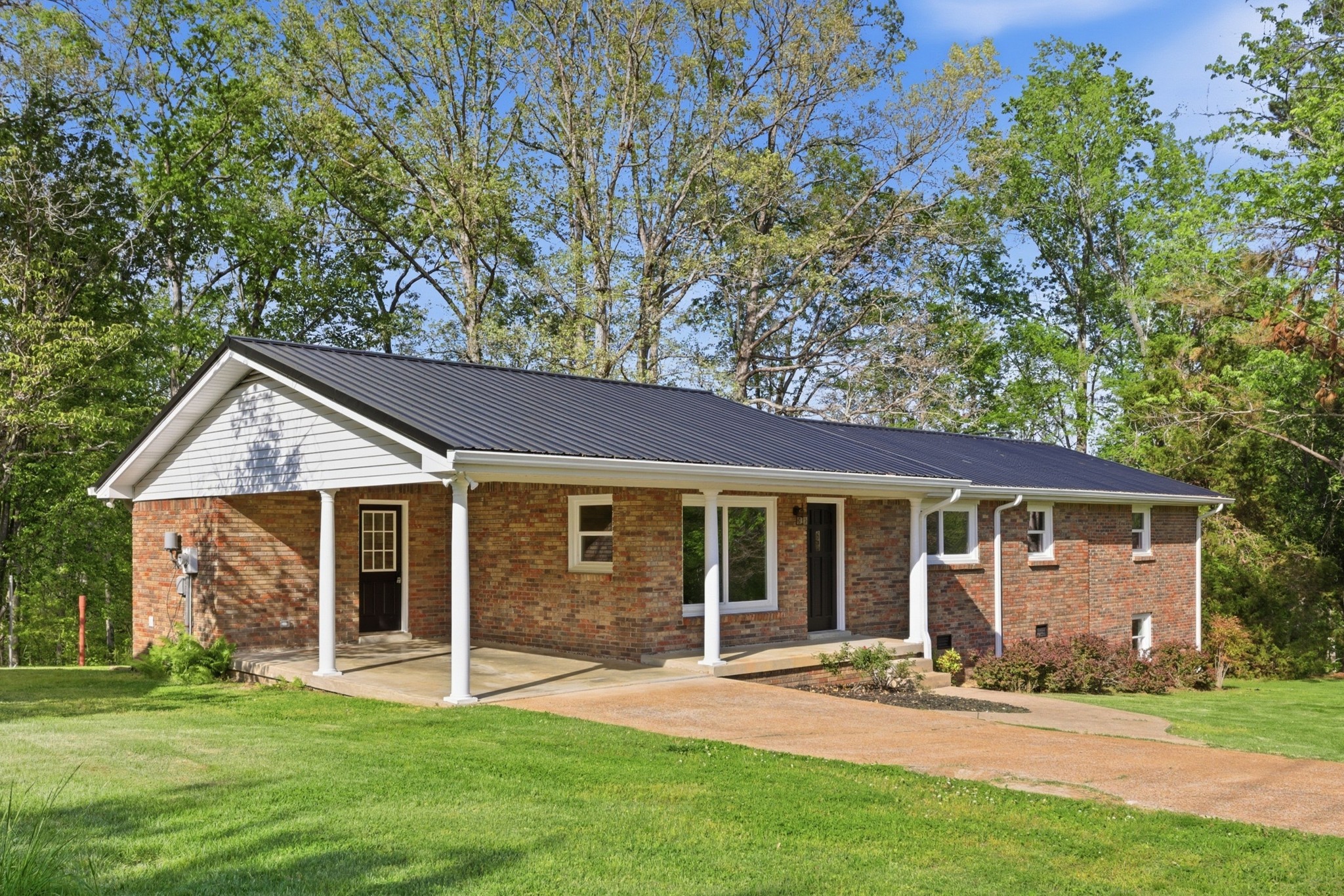 1416 Oakmont Circle Centerville TN 37033