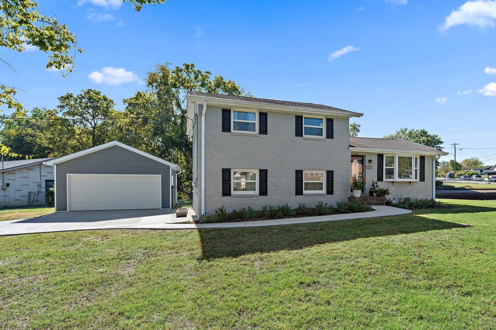 3225 Sennadale Lane Nashville TN 37207