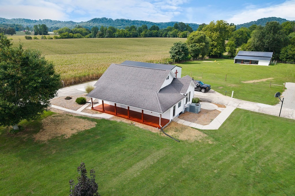 1462 Franks Ferry Road Sparta TN 38583