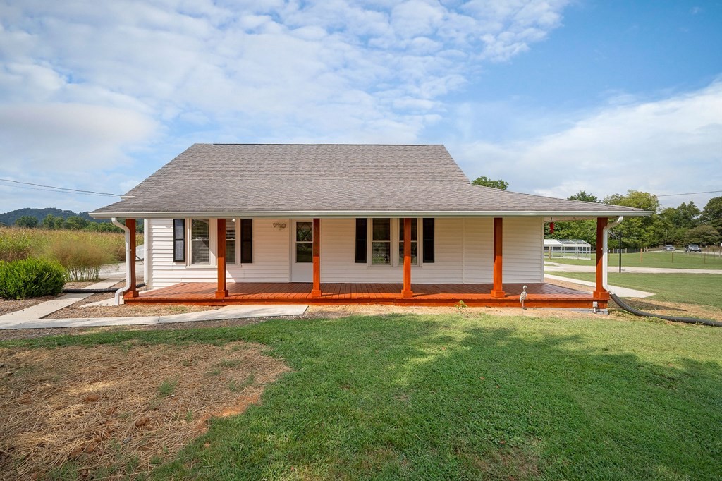 1462 Franks Ferry Road Sparta TN 38583