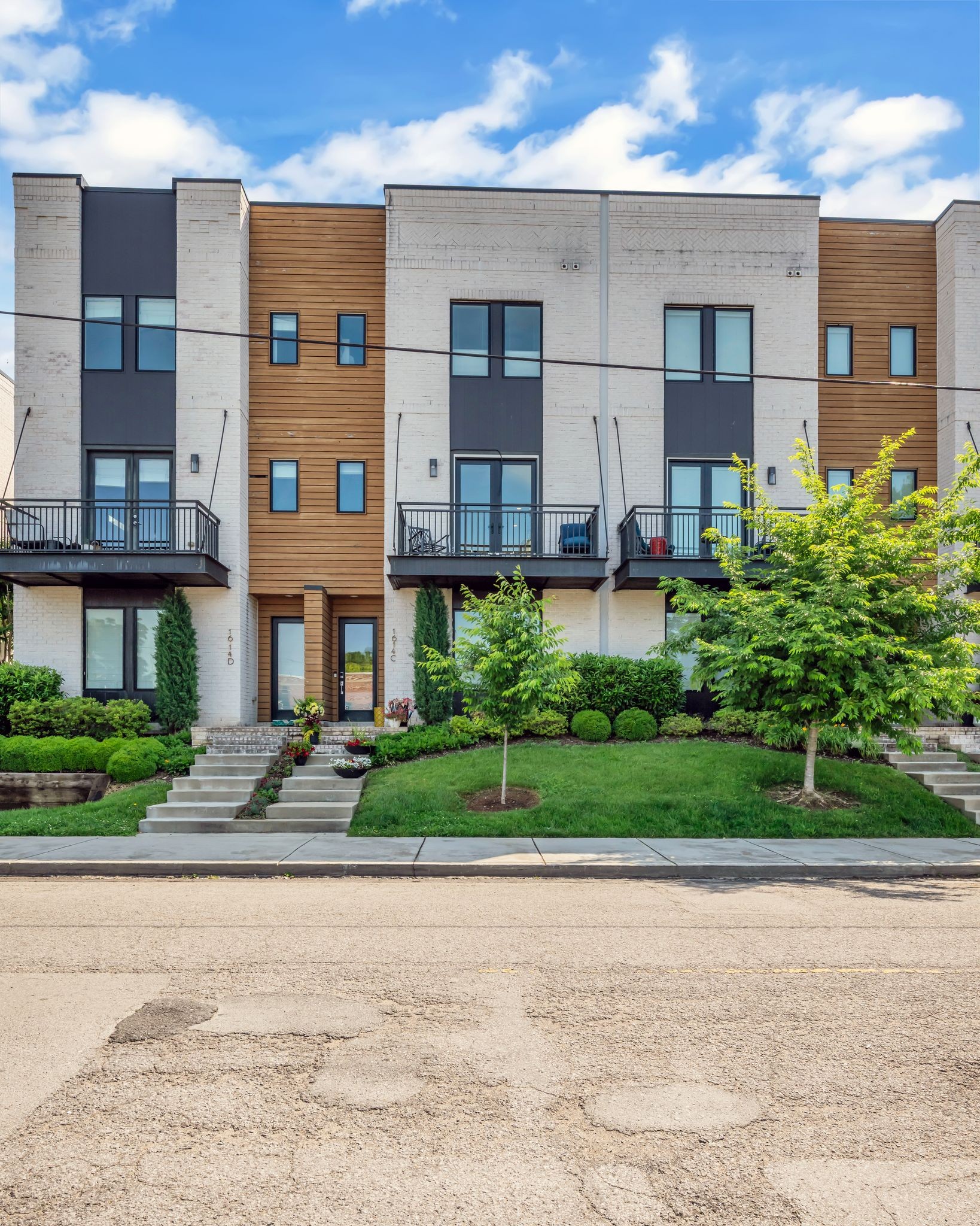 1614C 4th Ave, N Nashville TN 37208