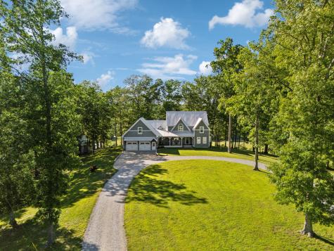 1606 Nosegay Road White Bluff TN 37187