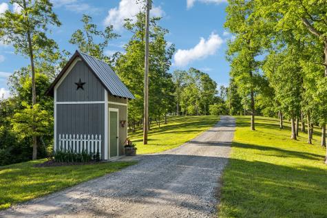 1606 Nosegay Road White Bluff TN 37187