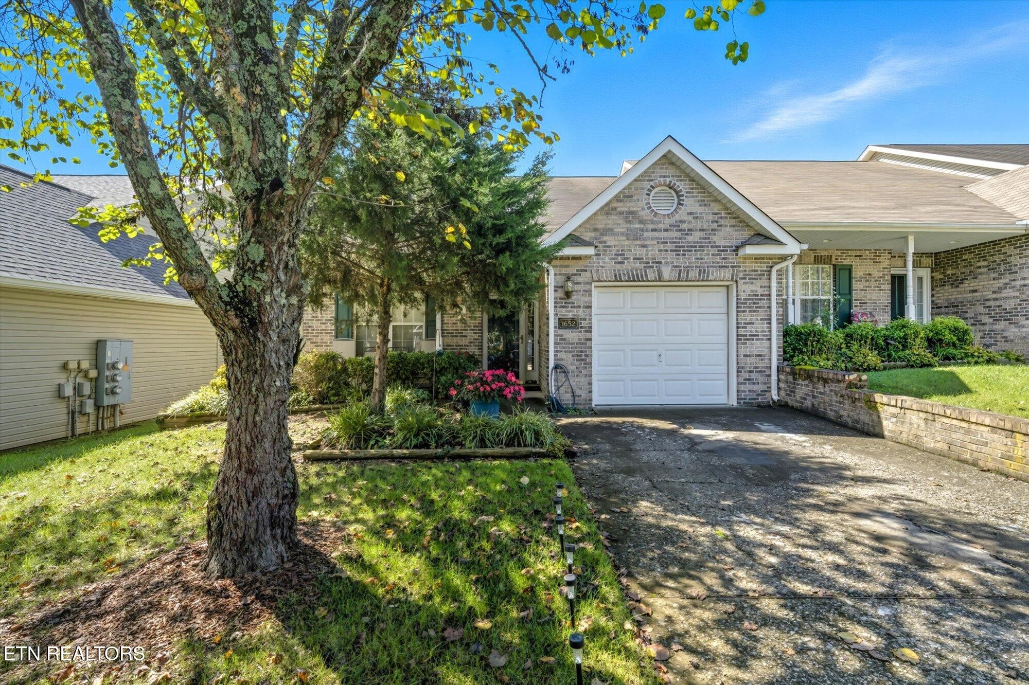 1652 Emerald Pointe Lane Knoxville TN 37918