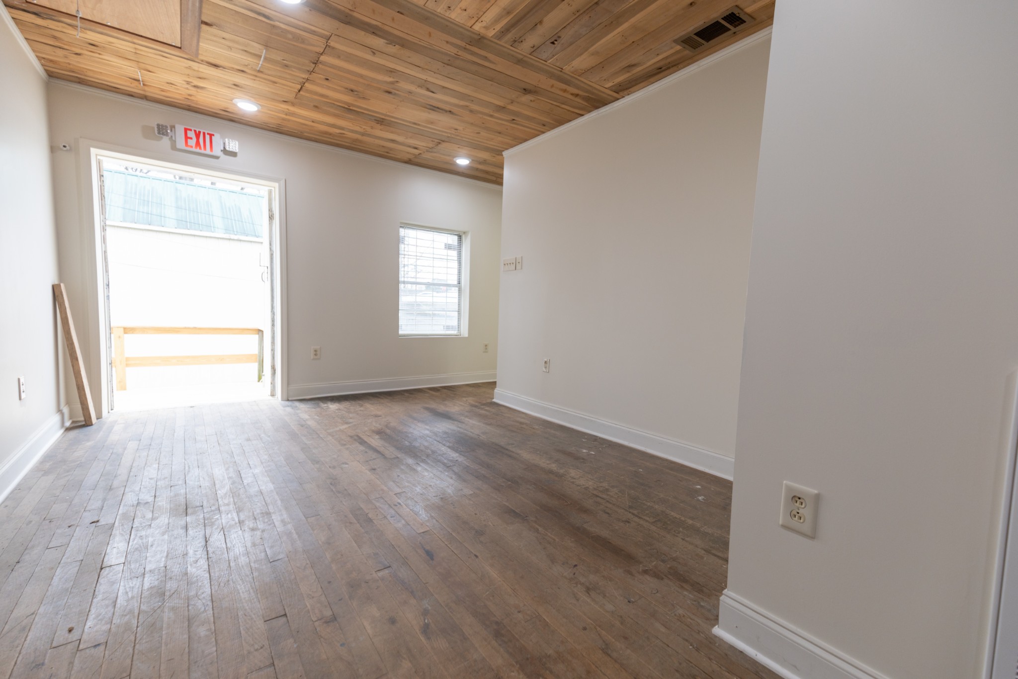 221 W Main Street Woodbury TN 37190