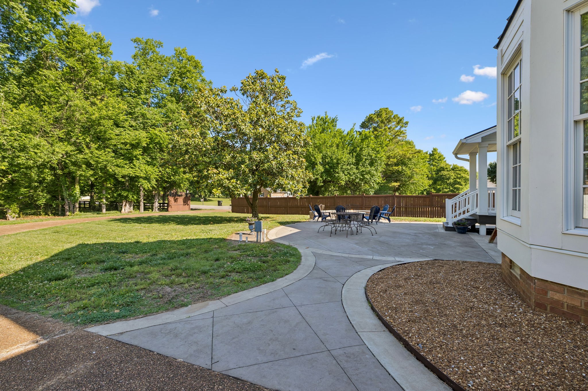 100 Deerfield Drive Columbia TN 38401