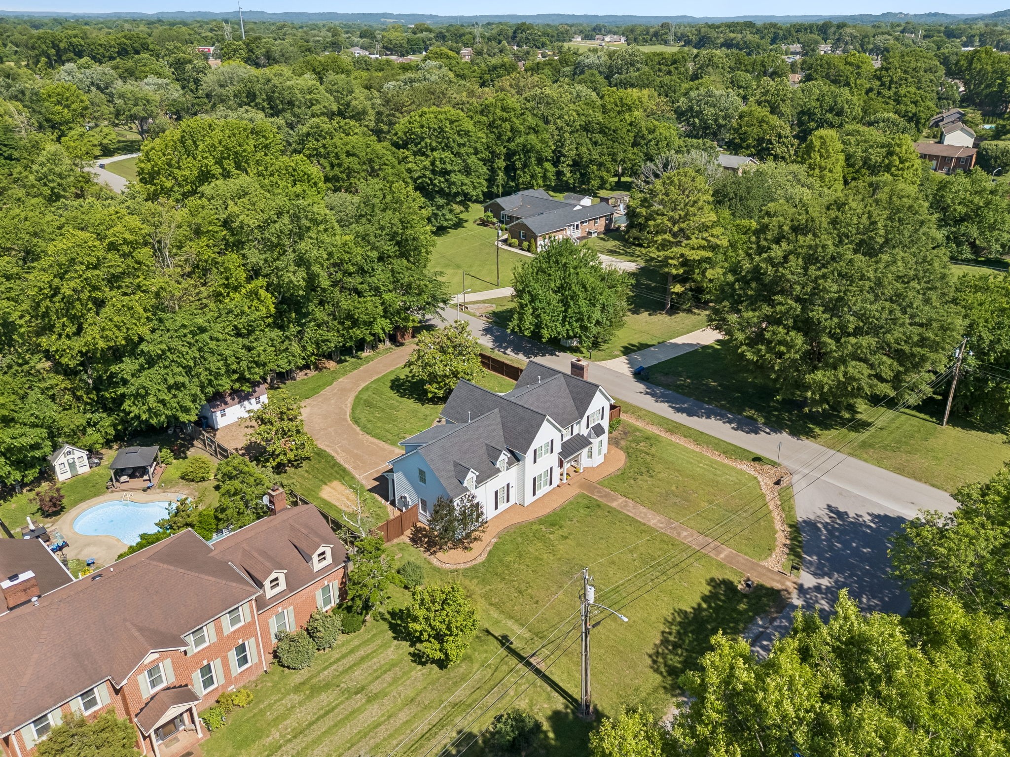 100 Deerfield Drive Columbia TN 38401