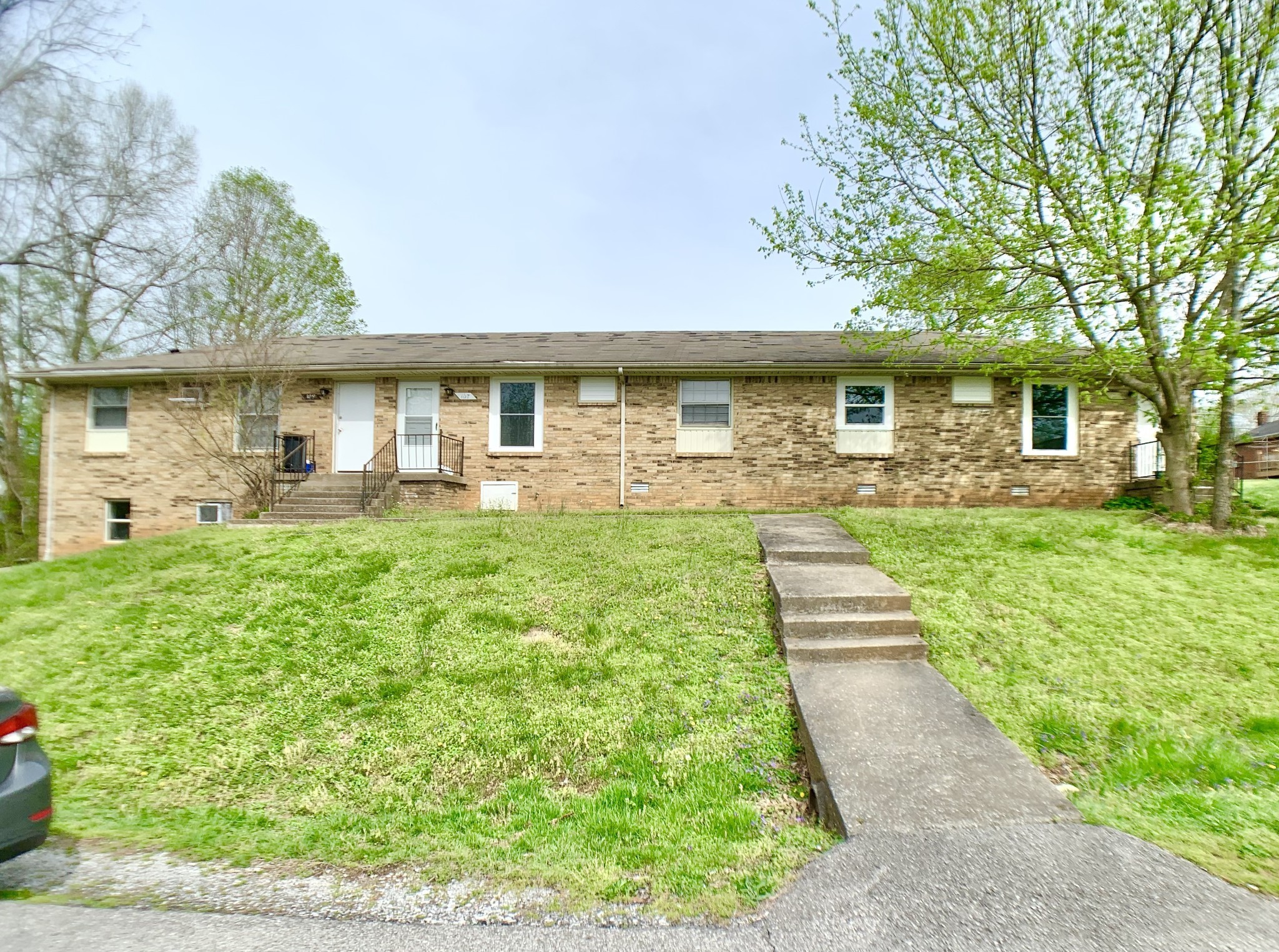 1091/2 Watts Court Clarksville TN 37043