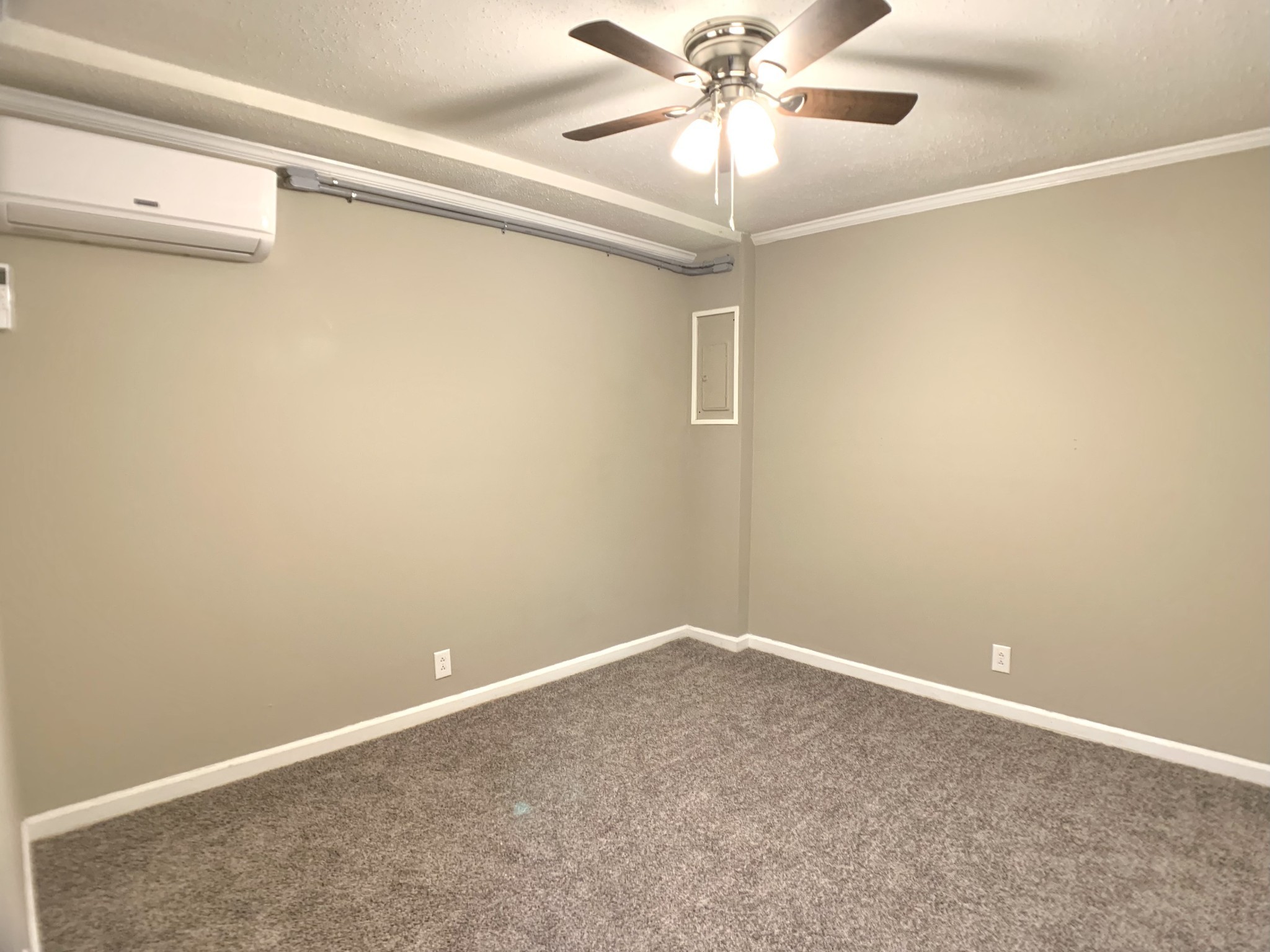 1091/2 Watts Court Clarksville TN 37043