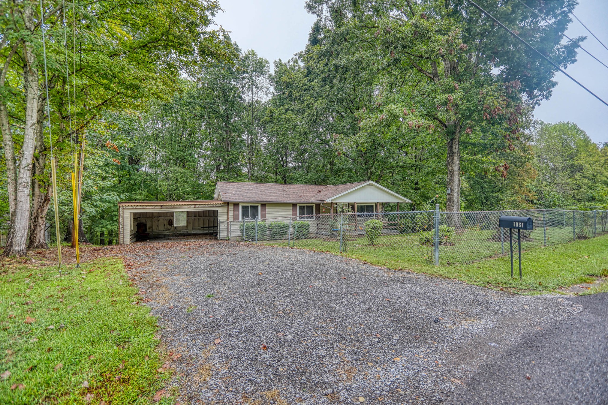 1061 Northfork Dr, W Ashland City TN 37015