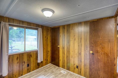 1061 Northfork Dr, W Ashland City TN 37015
