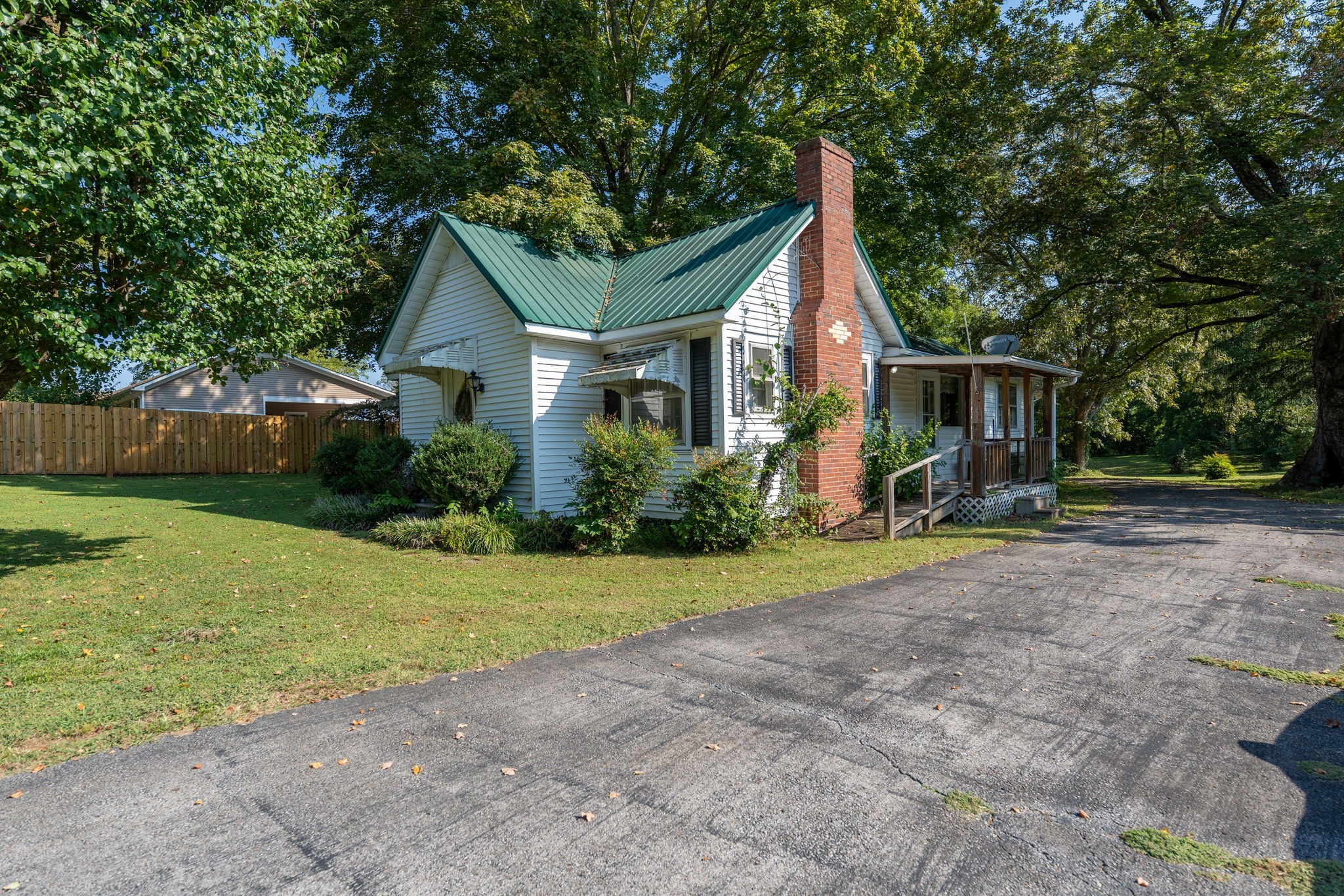 2010 W Gaines Street Lawrenceburg TN 38464