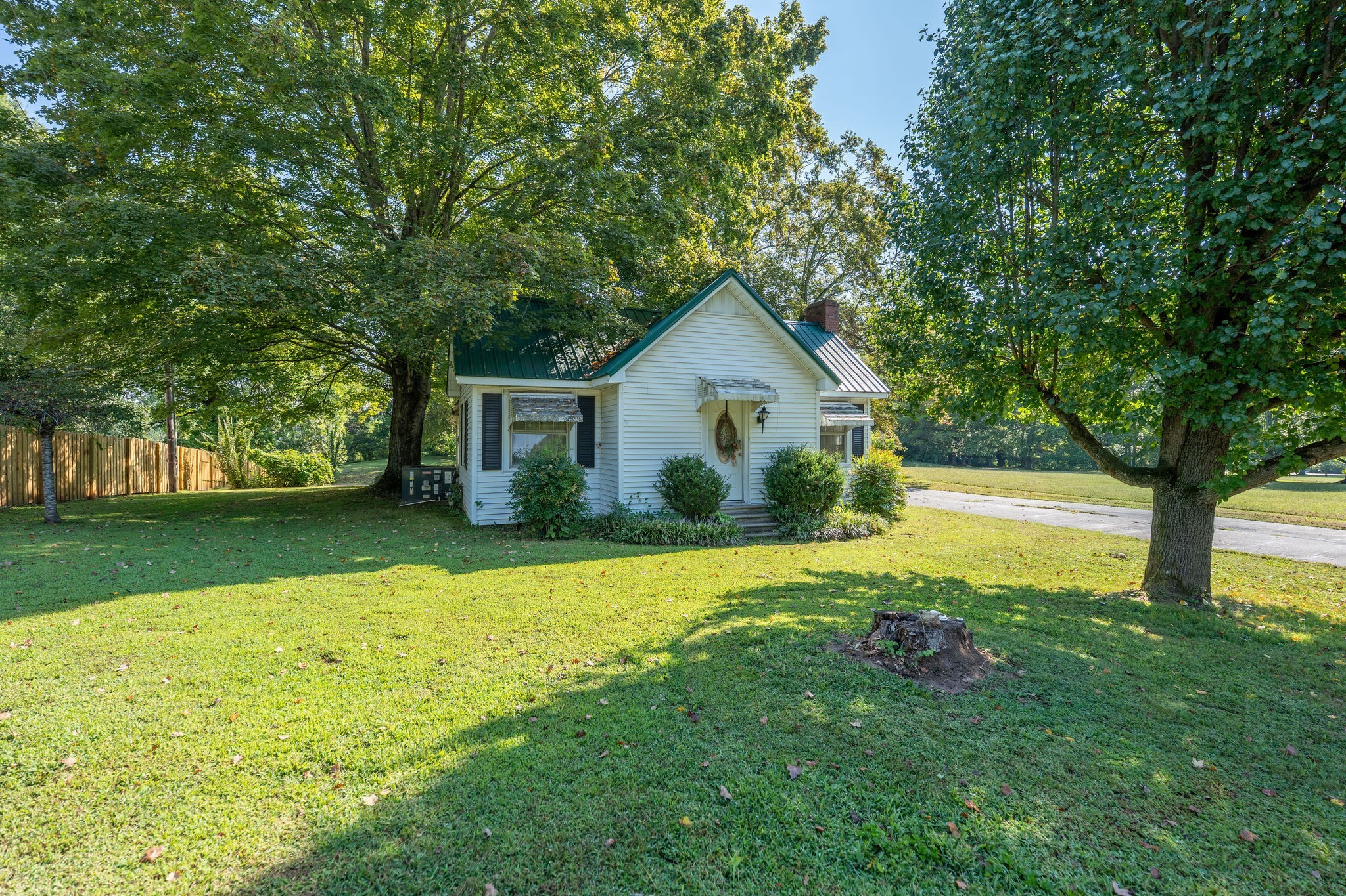 2010 W Gaines Street Lawrenceburg TN 38464