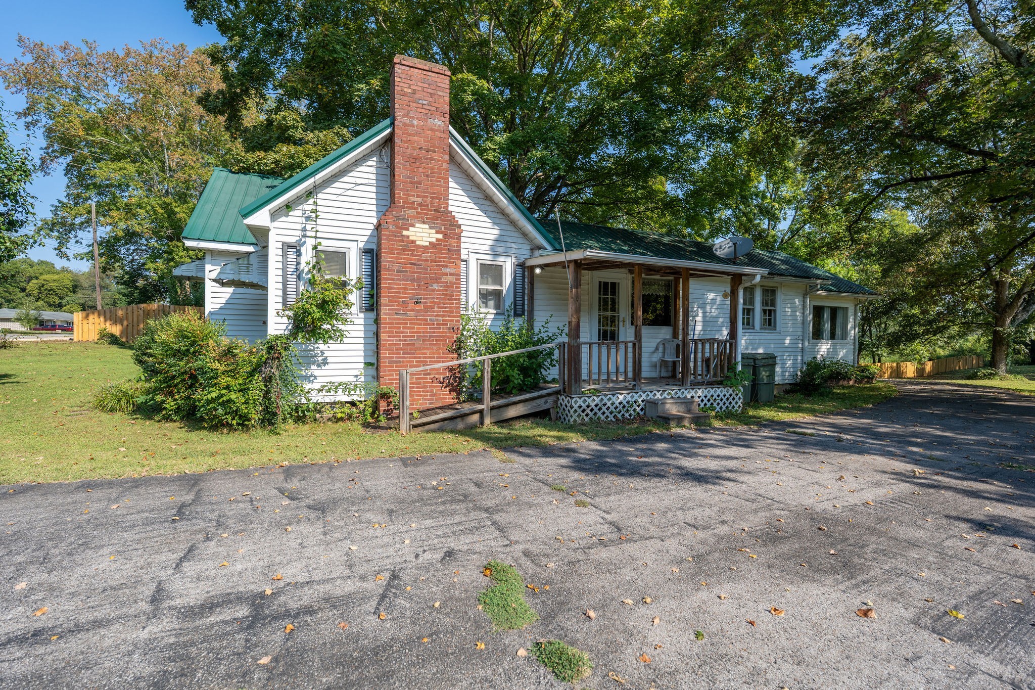 2010 W Gaines Street Lawrenceburg TN 38464