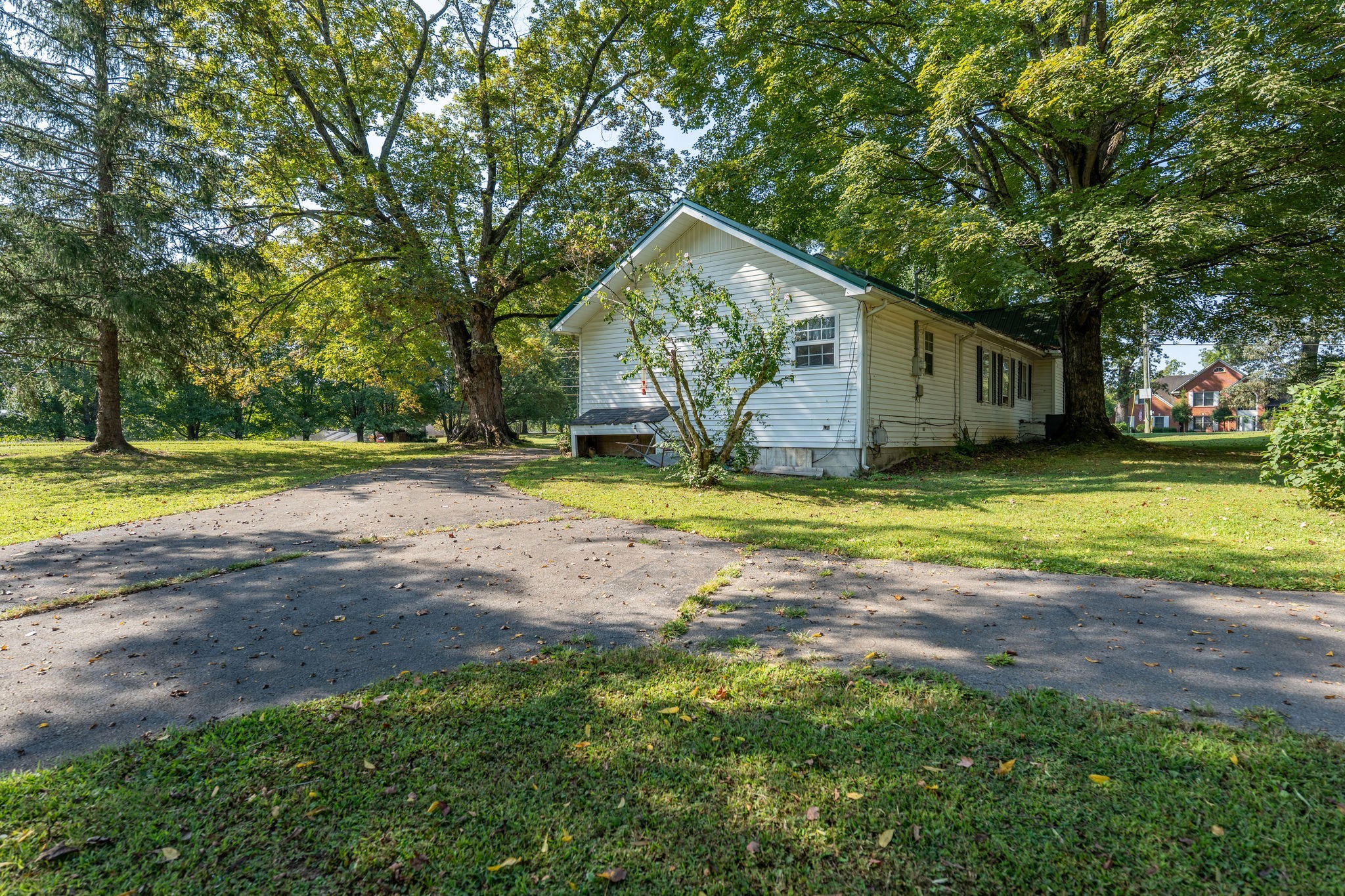 2010 W Gaines Street Lawrenceburg TN 38464
