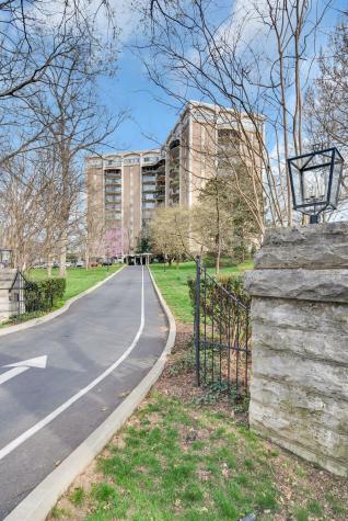 4215 Harding Pike Nashville TN 37205