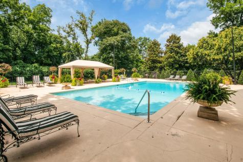 4215 Harding Pike Nashville TN 37205