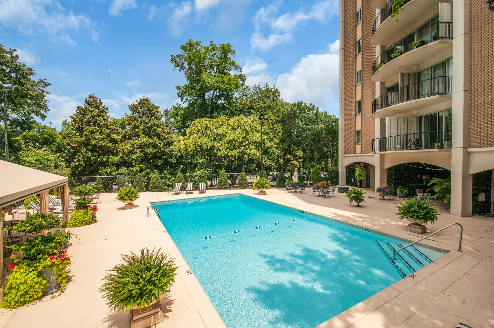 4215 Harding Pike Nashville TN 37205
