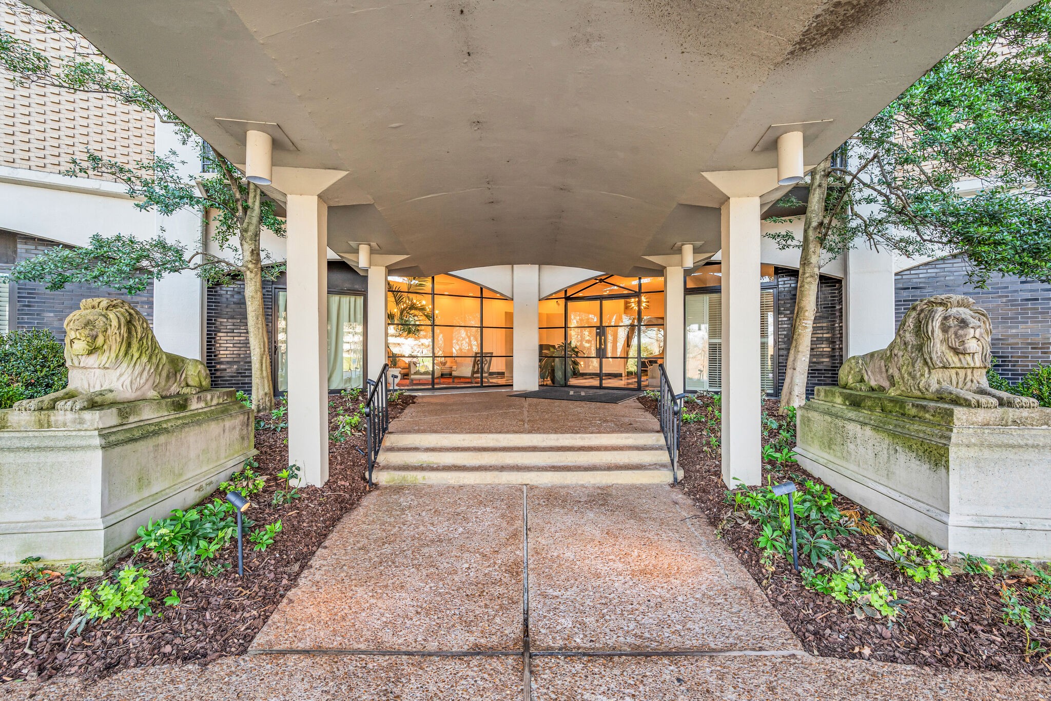 4215 Harding Pike Nashville TN 37205