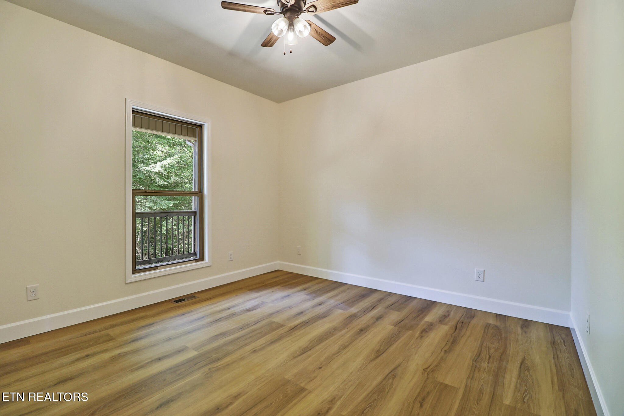 210 Creekview Court Jamestown TN 38556