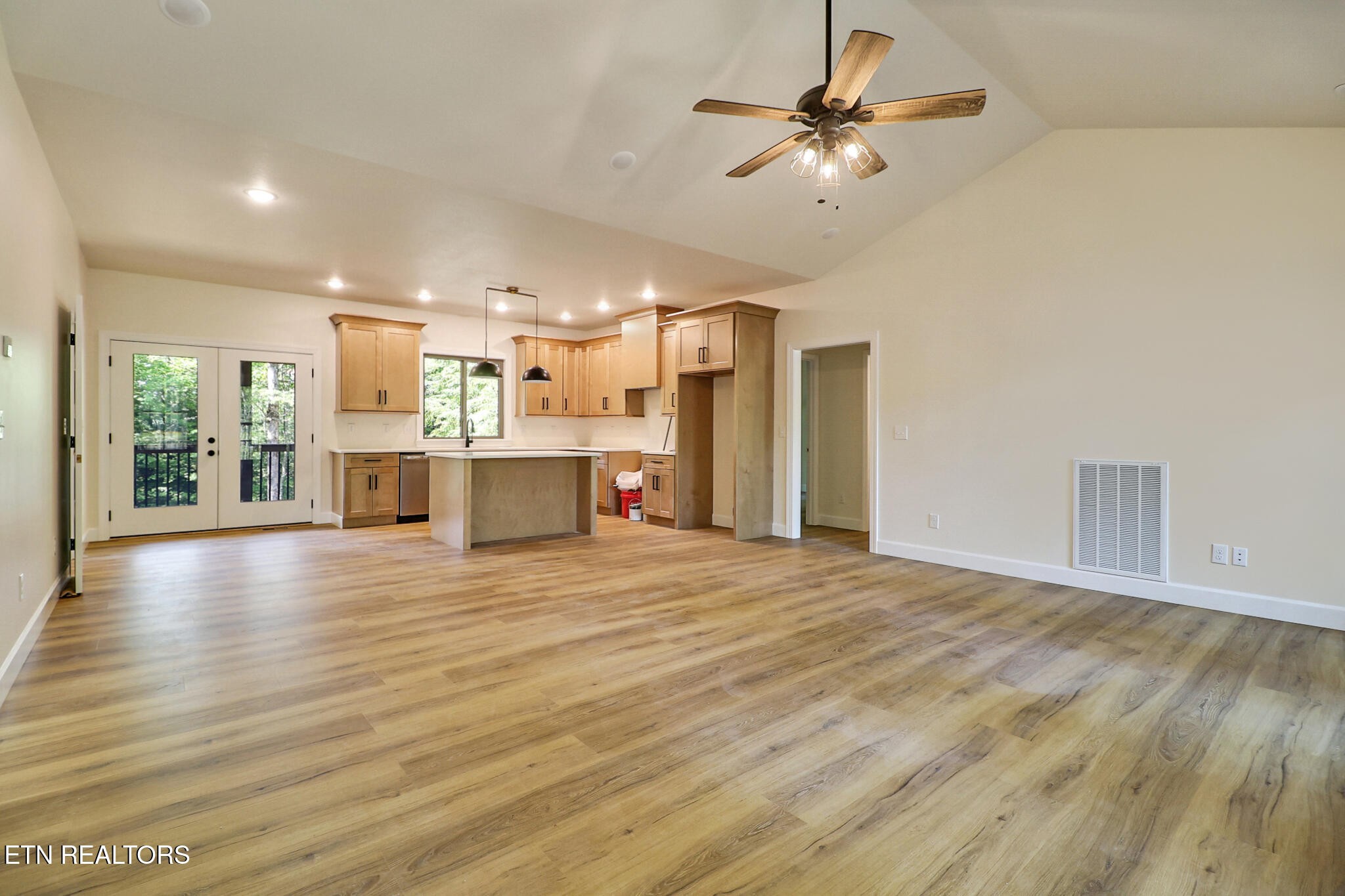 210 Creekview Court Jamestown TN 38556