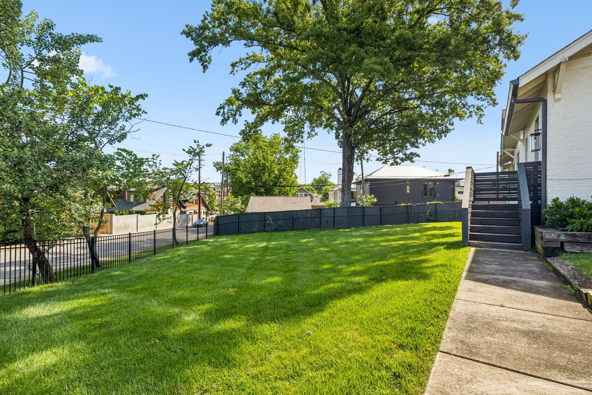 2200 Oakland Avenue Nashville TN 37212