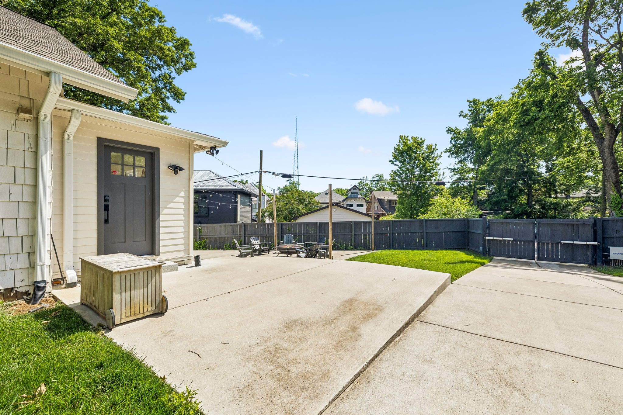 2200 Oakland Avenue Nashville TN 37212