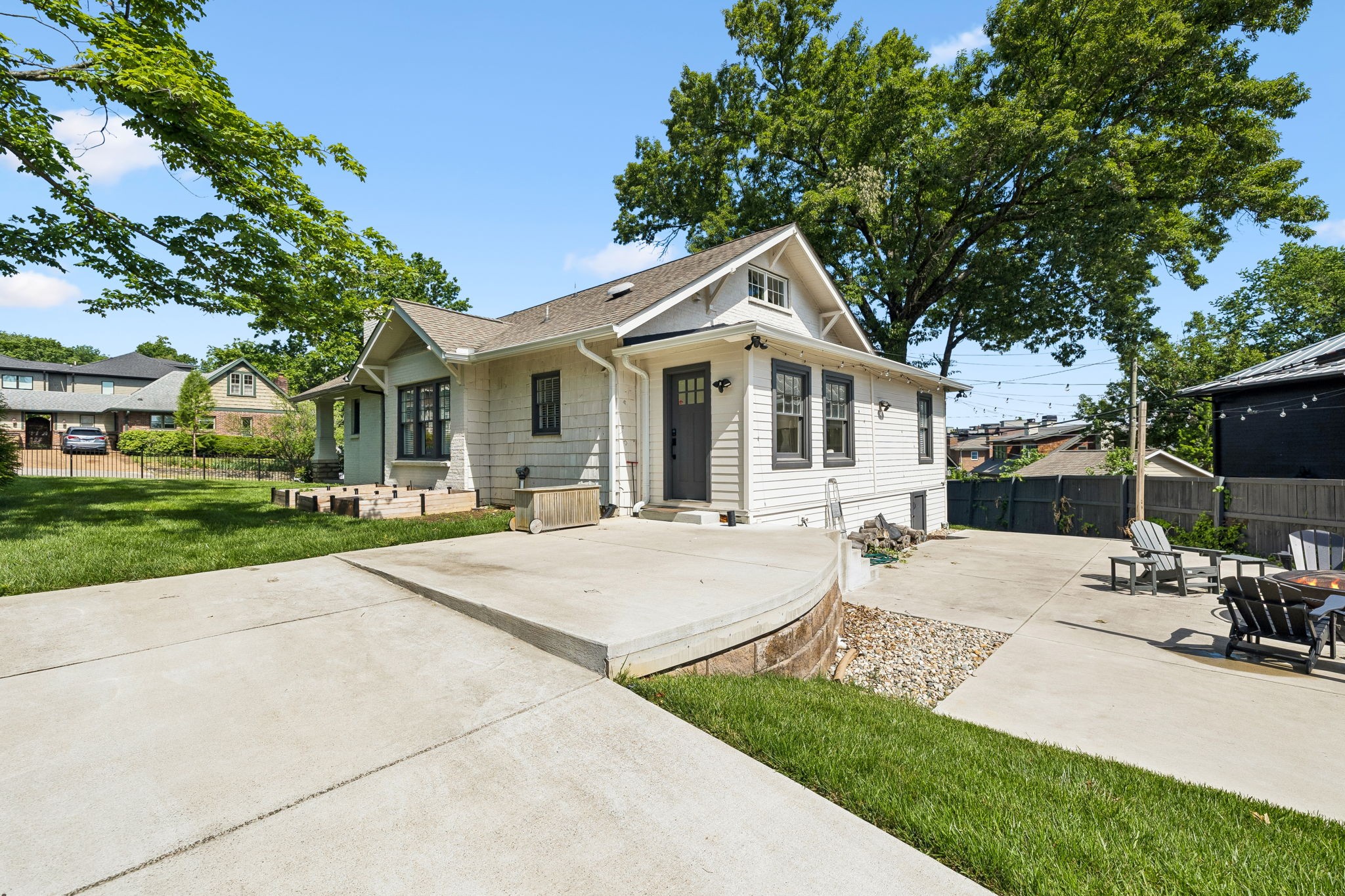 2200 Oakland Avenue Nashville TN 37212