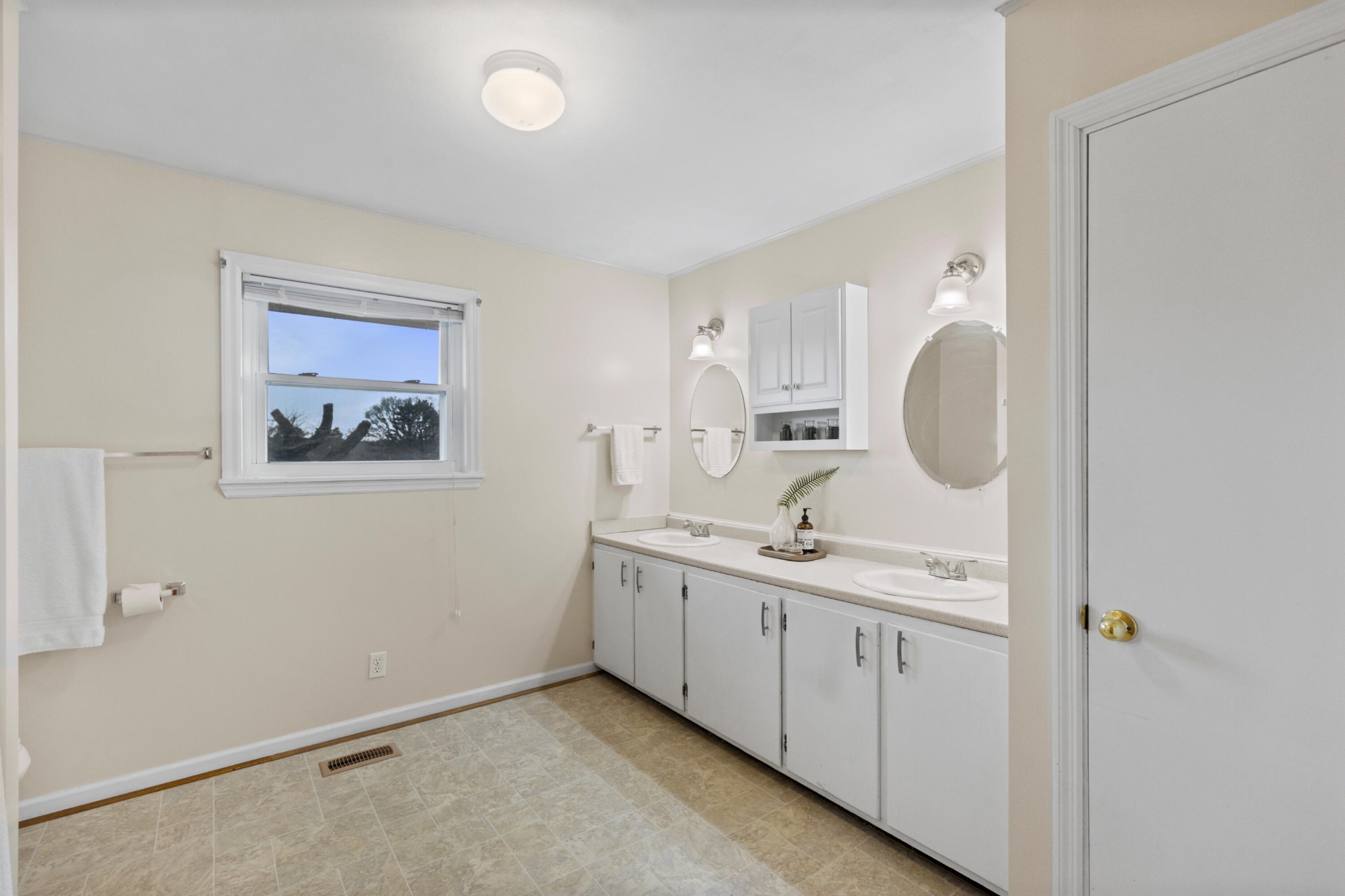 128 Scott Street, NE Charleston TN 37310