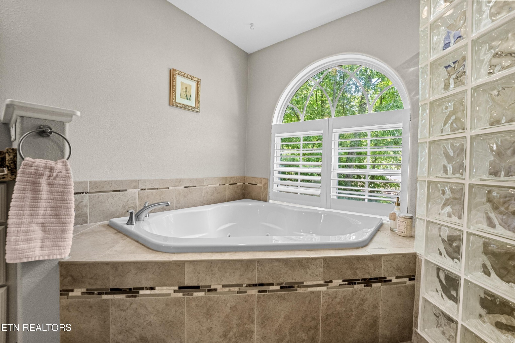 26 Bent Oak Lane Crossville TN 38558