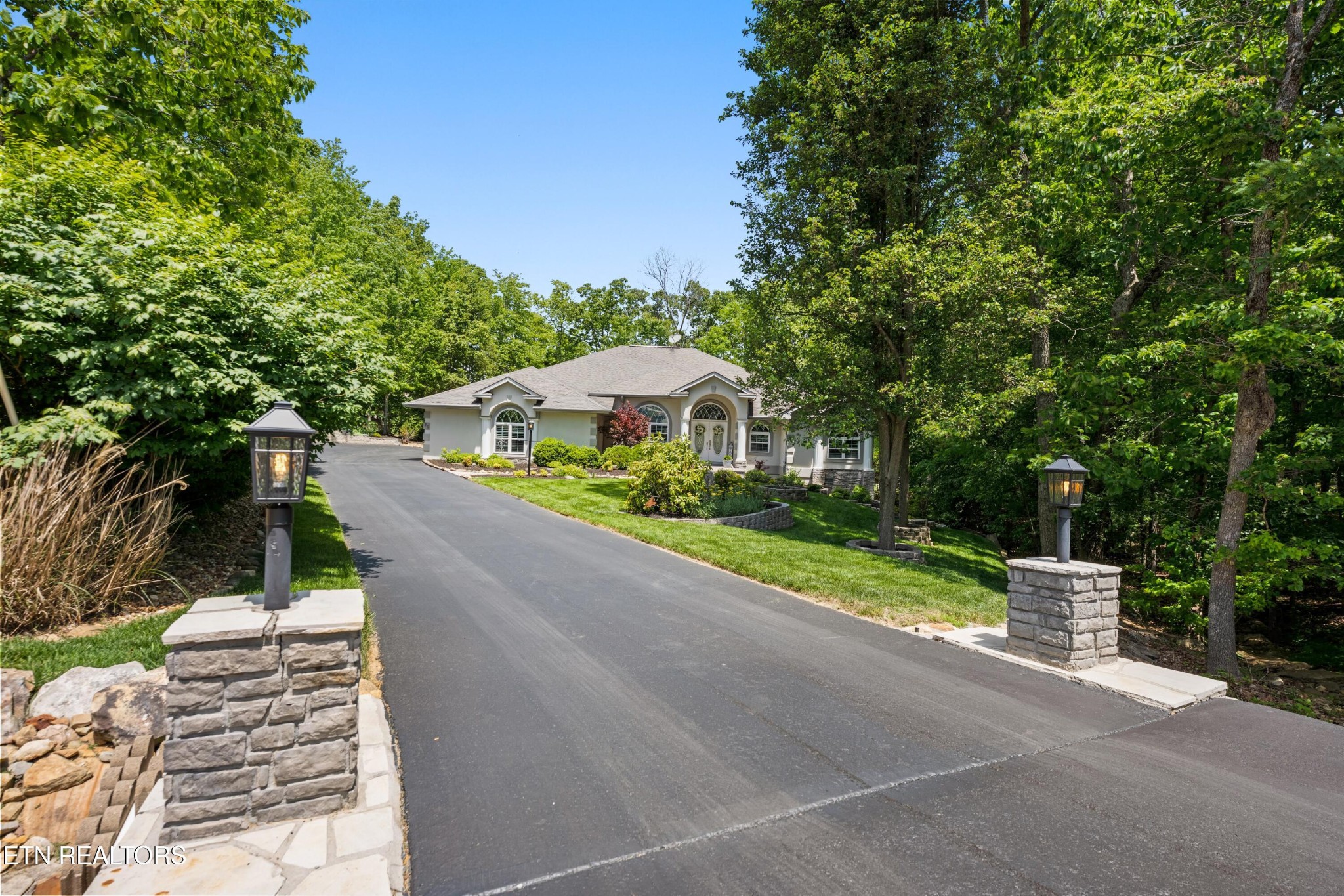 26 Bent Oak Lane Crossville TN 38558