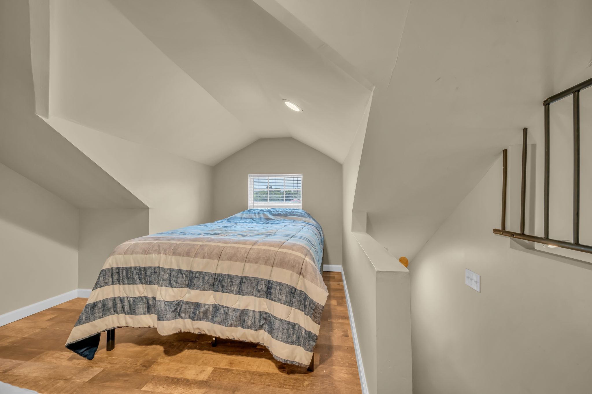 55 College St, N Mc Ewen TN 37101