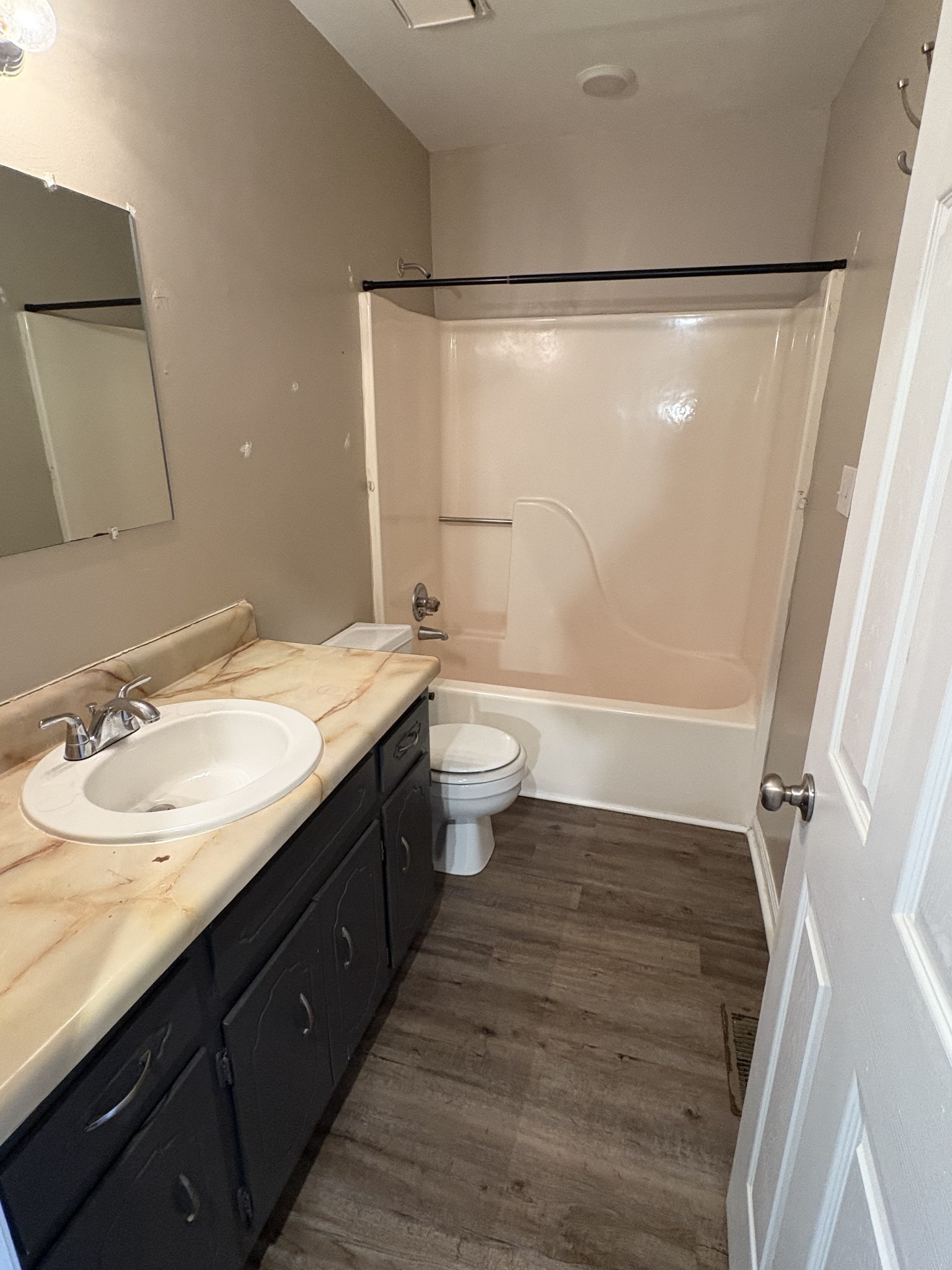 72 Seminole Trail Clarksville TN 37042