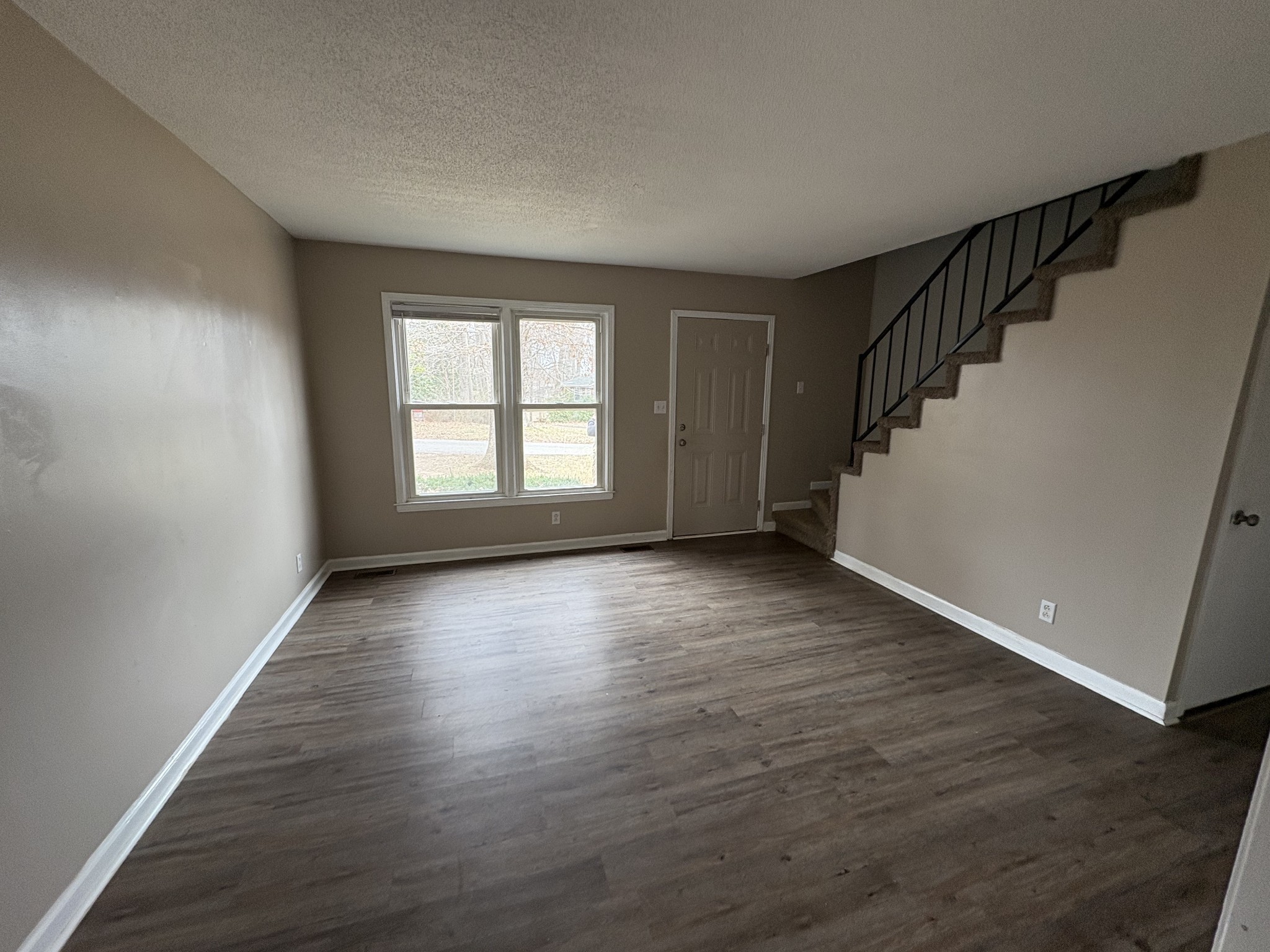 72 Seminole Trail Clarksville TN 37042